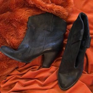Bronx 🍎 Slip-on Distressed Leather stacked heel Western Ankle Booties